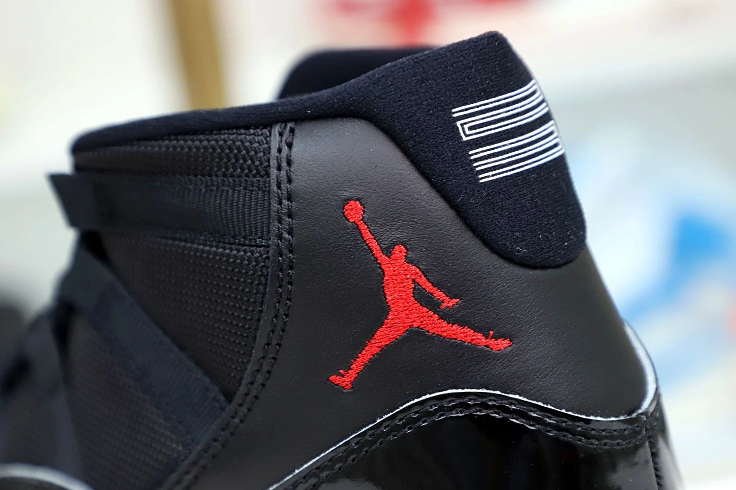 JORDAN 2019 RETRO 11 AIR 'BRED' 0123